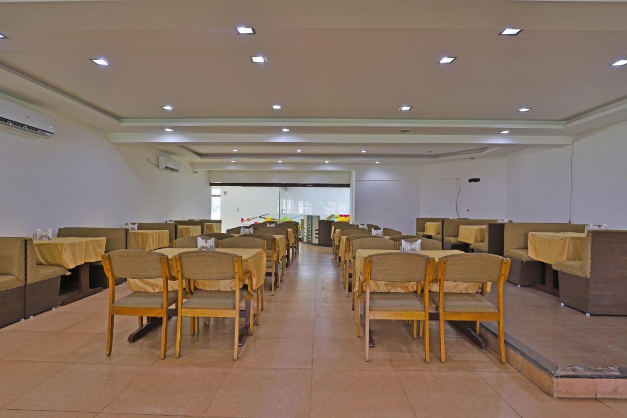 Utkarsh Hotel Dadra Eksteriør bilde