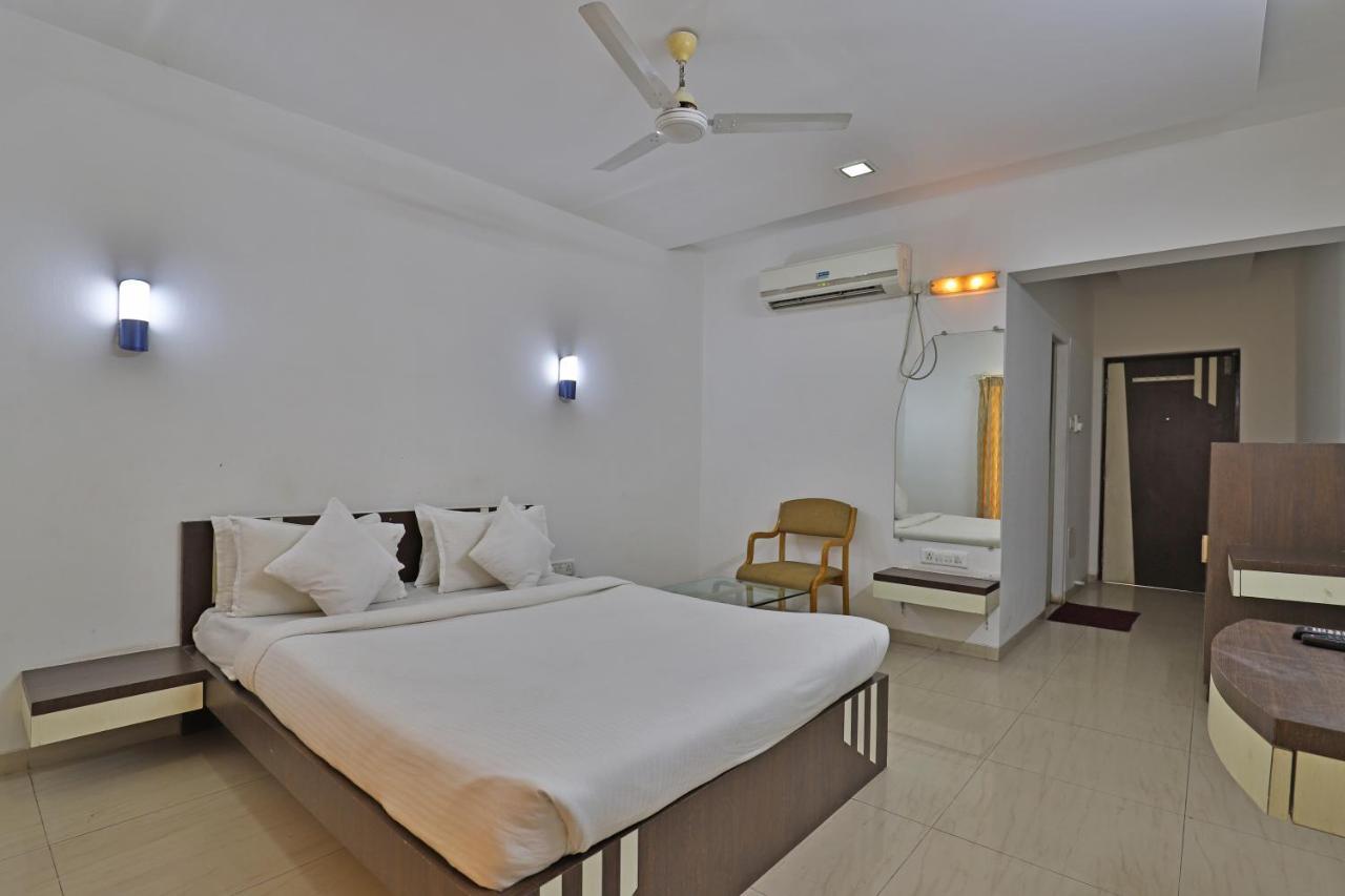 Utkarsh Hotel Dadra Eksteriør bilde
